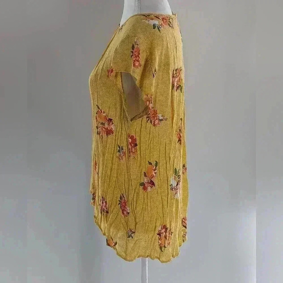 DR2 Yellow Floral Blouse with Back Keyhole High Low Bottom Cap Sleeves Size M - Picture 2 of 10